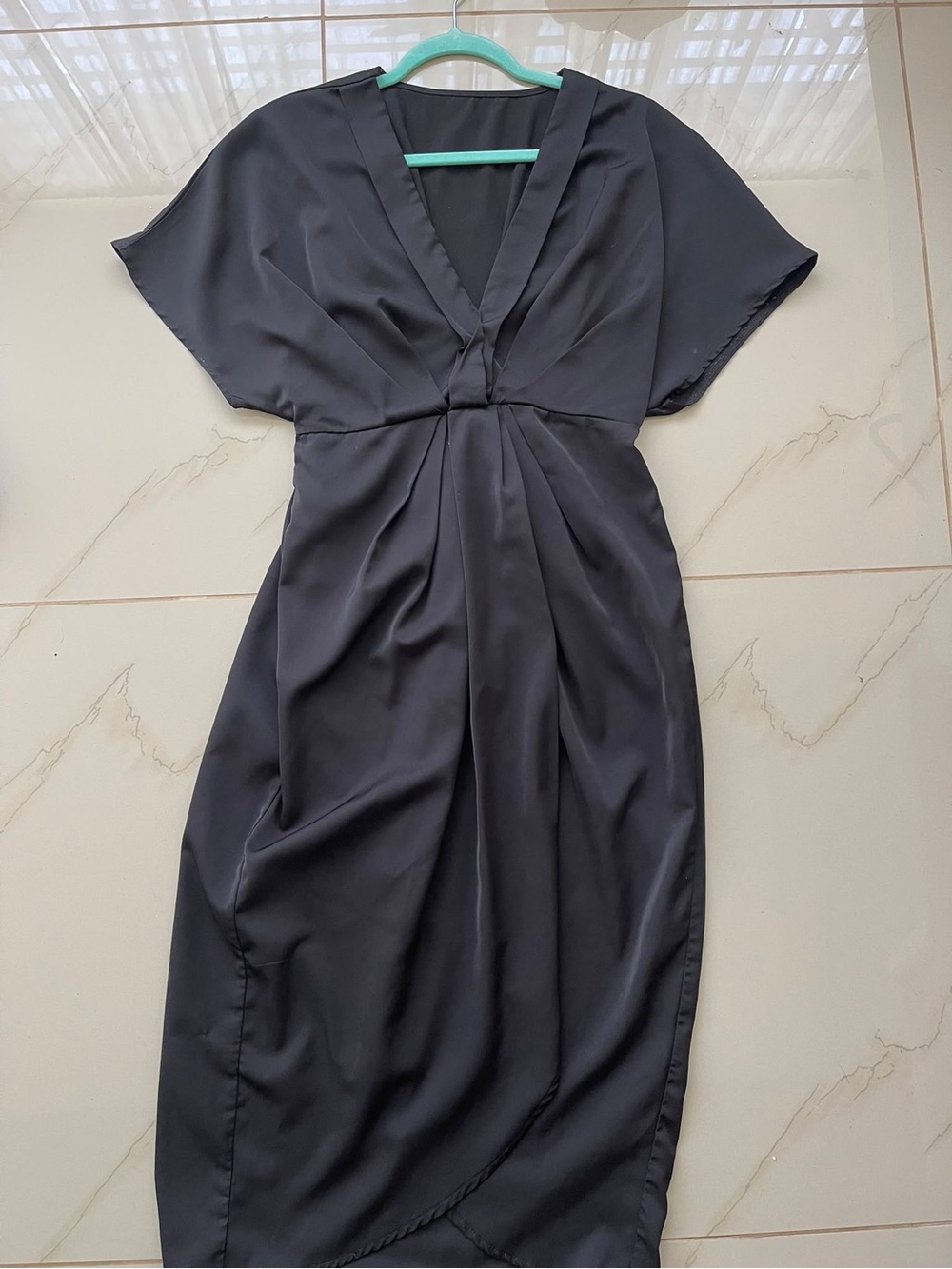 Elegant Black V-Neck Midi Dress